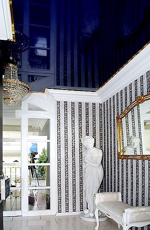 Stuck in Kombination mit moderner Lackspanndecke