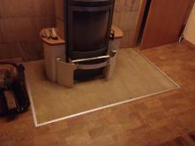 Wohnzimmer mit Flex Sand Stein , Spanndecke und Beleuchtung