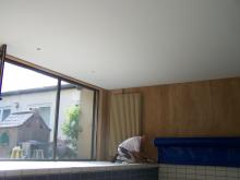 Schwimmhalle mit Spanndecke und Flex Sand Stein