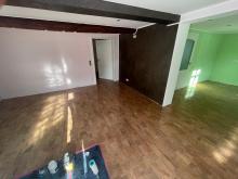 Korkboden und wohnliche Wände